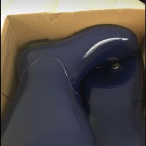 UGG Sienna Rain Boot New in box never worn